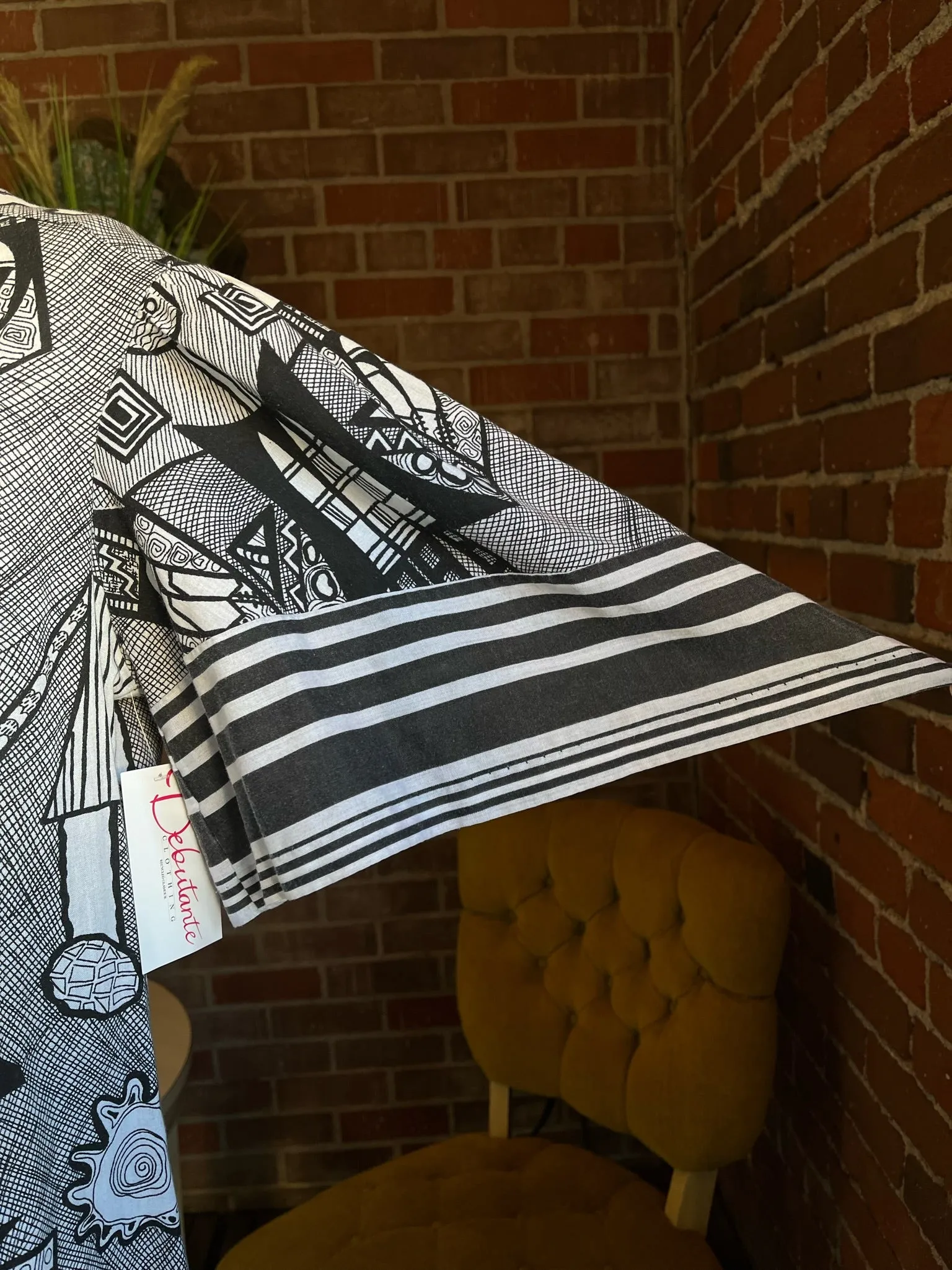 1970s Rare Abstract Graphic Black Kaftan