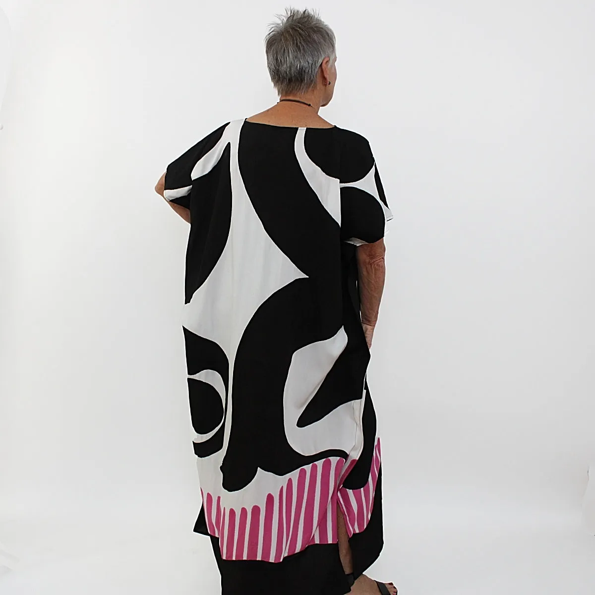 Black and Pink Swirl Kaftan