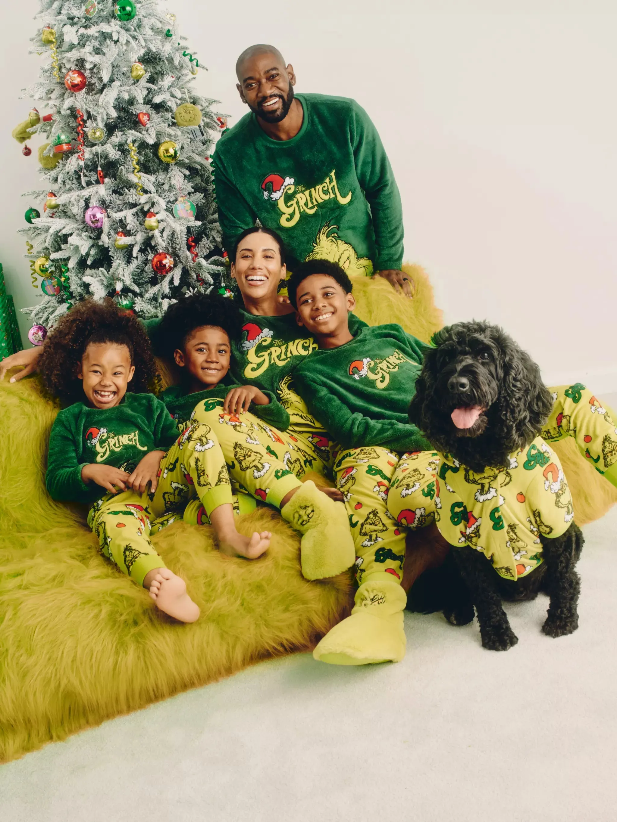 Women’s The Grinch Fleece Pajamas